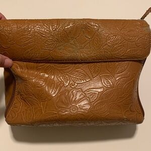 Gun Tote’n Mamas - Elegant Tan Embossed Conceal Carry Leather Bag